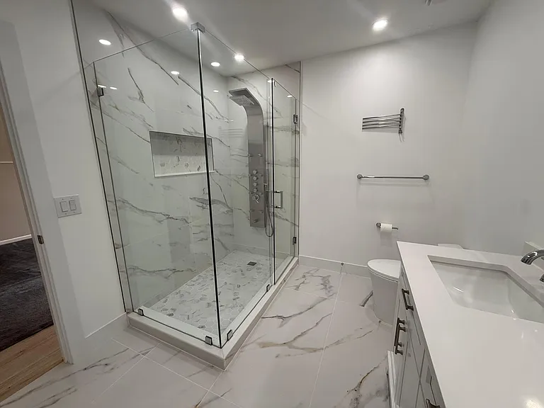 6744 Canary Palm Cir — Photo 42