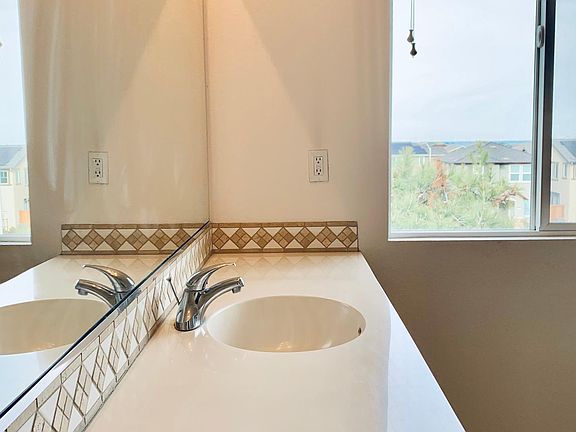3rd image of 297 Kapalua Bay Cir
