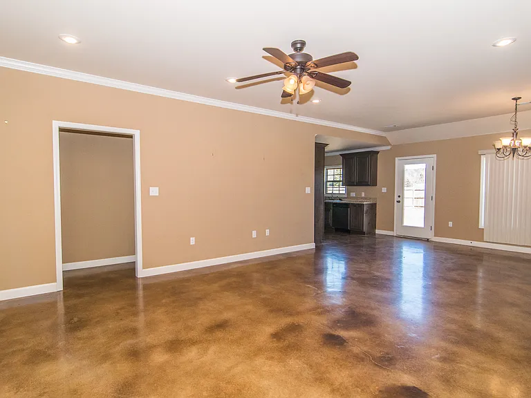 189 County Road 416 — Photo 2