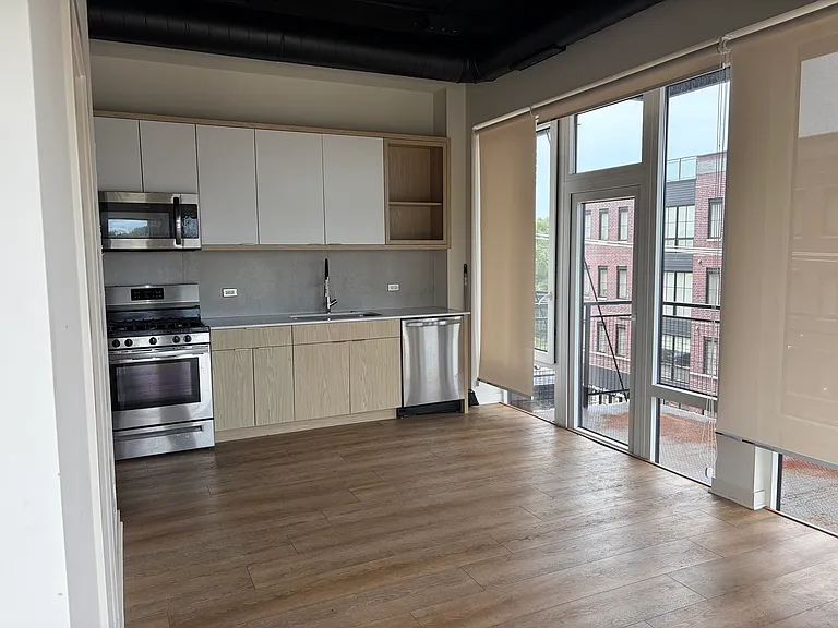 2725 Thatcher Ave #408 — Photo 3