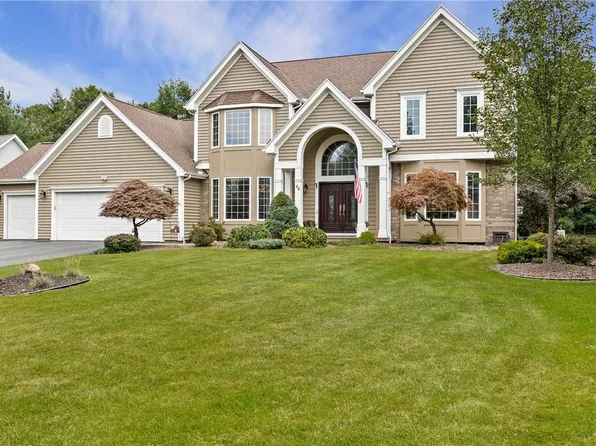 64 Wakecliffe Dr, Rochester, NY 14616
