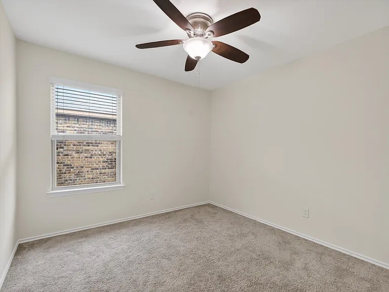 802 Platinum Dr — Photo 17