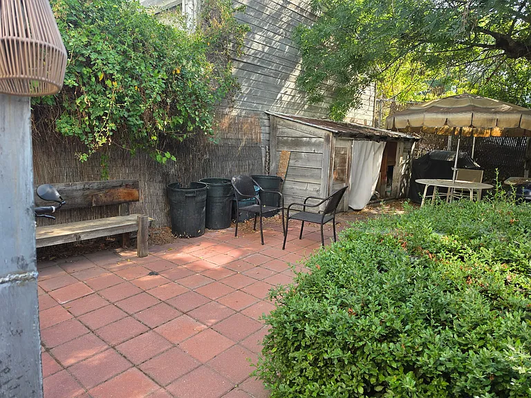 351 E 5th Ave — Photo 9
