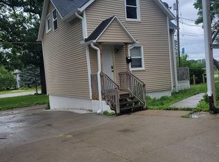 1067 21st St, Des Moines, IA 50311