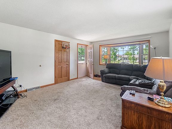 3rd image of 4318-4320 Cherrywood Dr