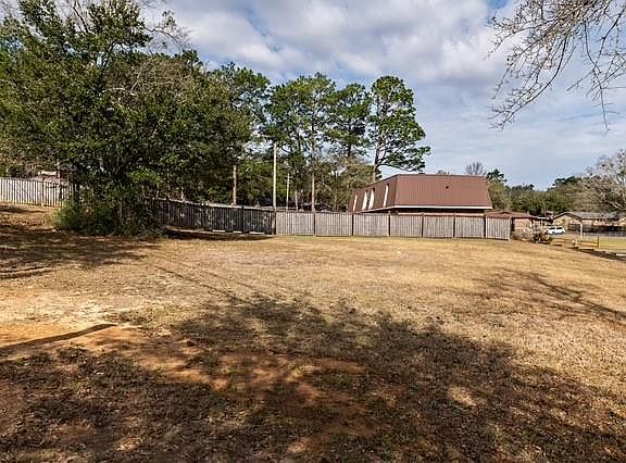 3rd image of 6721 Carnegie St