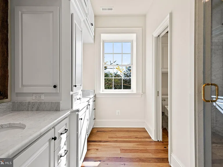 16131 Old York Rd — Photo 27