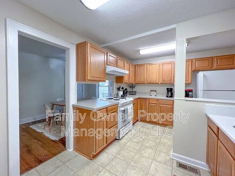 806B N Magnolia St — Photo 13