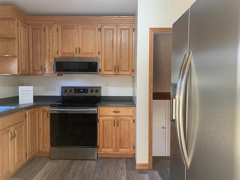 2621 Darby Dr — Photo 3