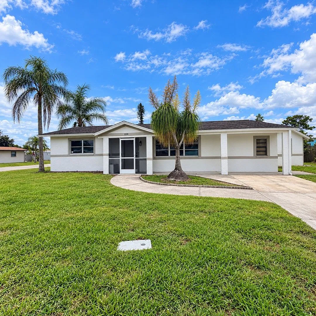 Charming & Updated 3 Bedroom, 2 Bathroom Home in Lehigh Acres! — Photo 1