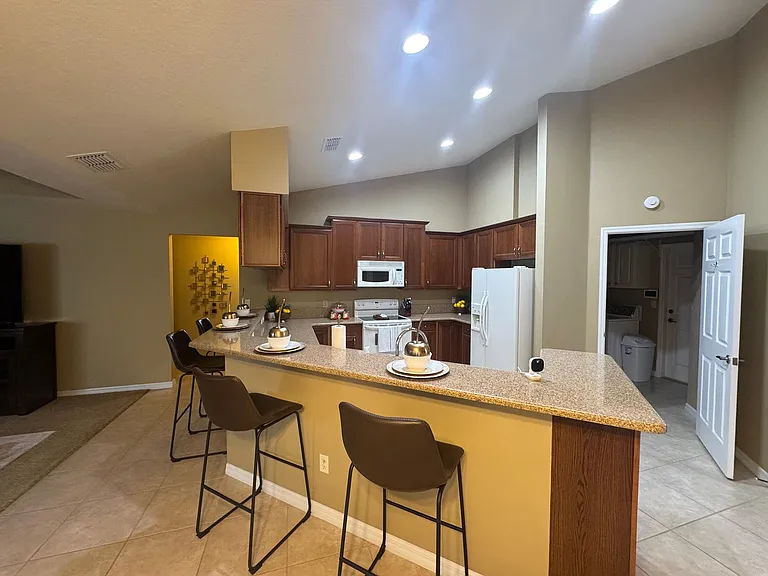 5303 SW 88th Pl — Photo 7