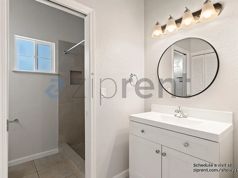 4726 Armour Dr — Photo 23