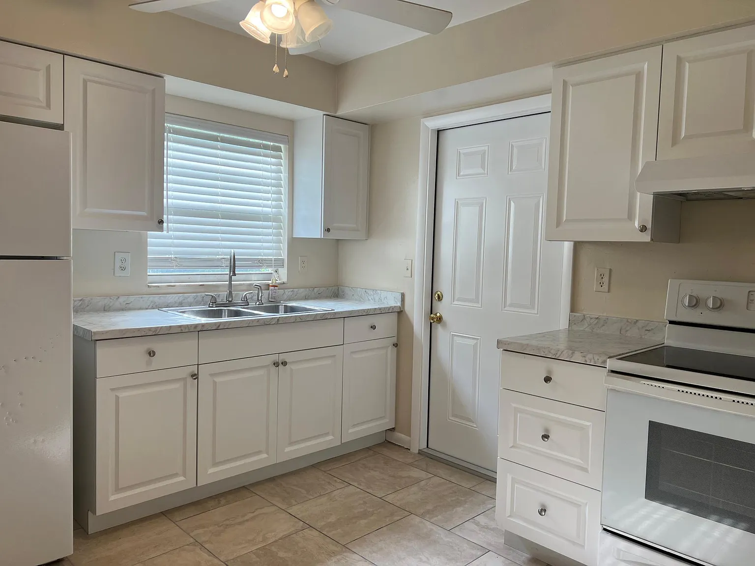 2 bed, 1082 sqft, $1,450 — Photo 4