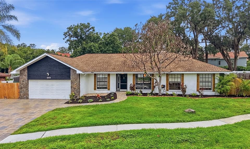 1st image of 1008 Oakridge Manor Dr