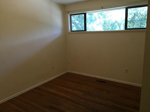 5th image of 420 NW Maryland St