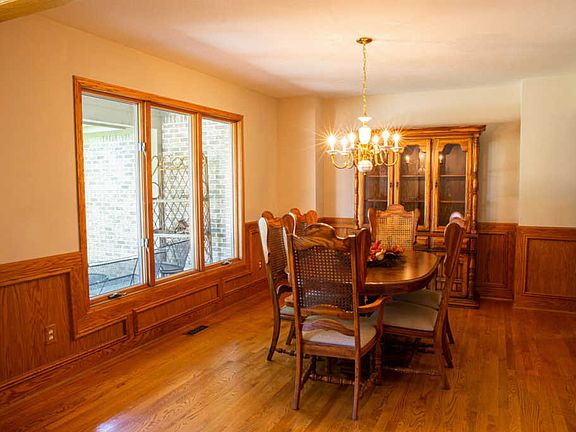 5th image of 312 Rock Creek Dr