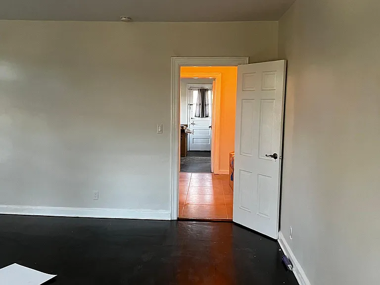 529 Park Ave #5 — Photo 2