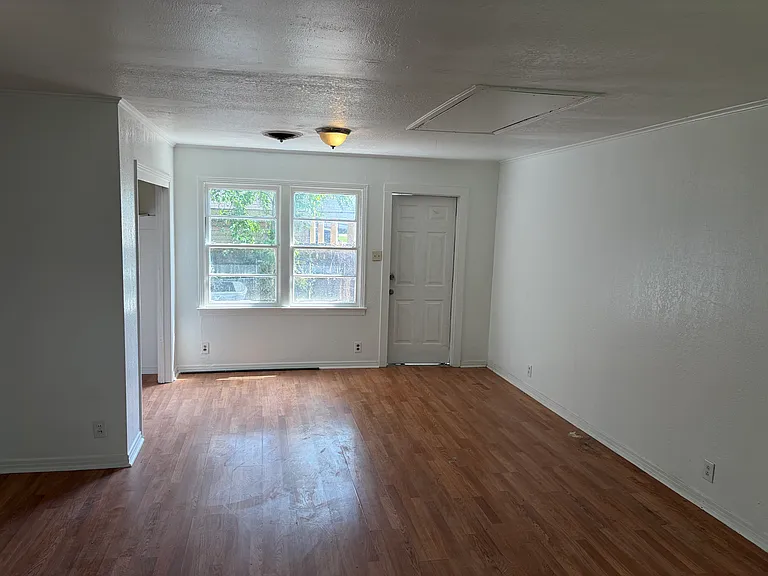 5337 Hearne Ave — Photo 3