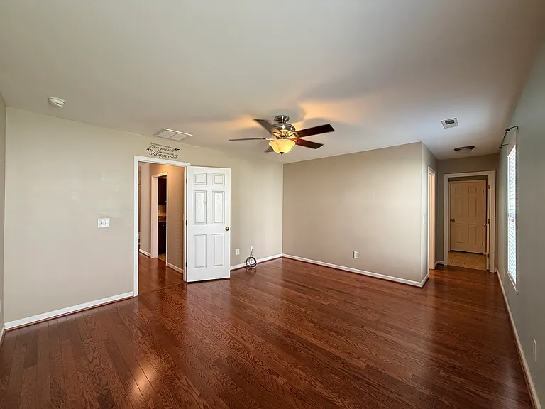 4566 Woodway Dr — Photo 17