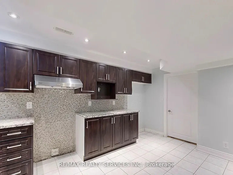 3822 McDowell Dr — Photo 5