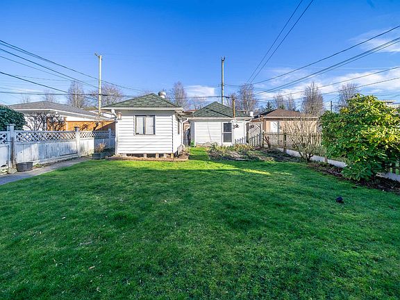 4th image of 5324 Rhodes St