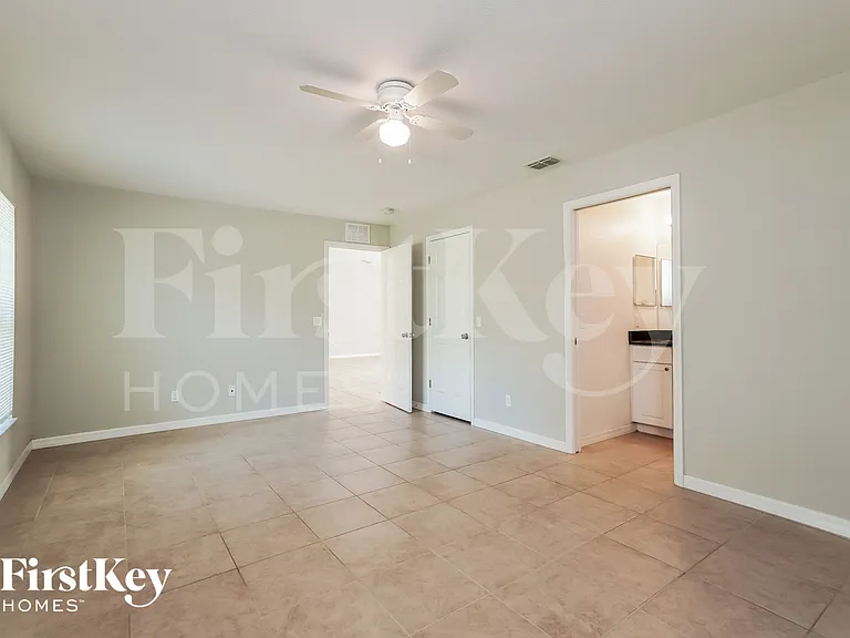 12246 Gulfstream Blvd — Photo 9