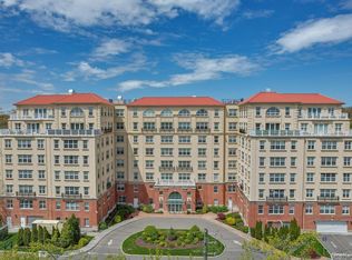 10 Byron Pl #310, Larchmont, NY 10538