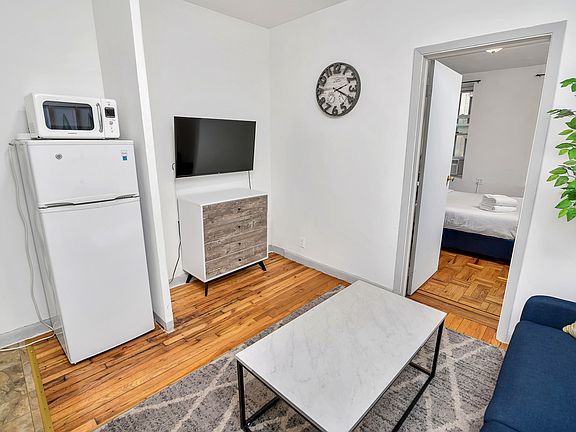 5th image of 237 E 28th St APT 2C