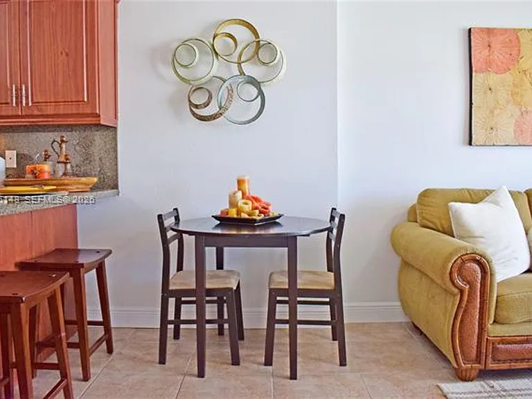 401 Ocean Dr #924 — Photo 7