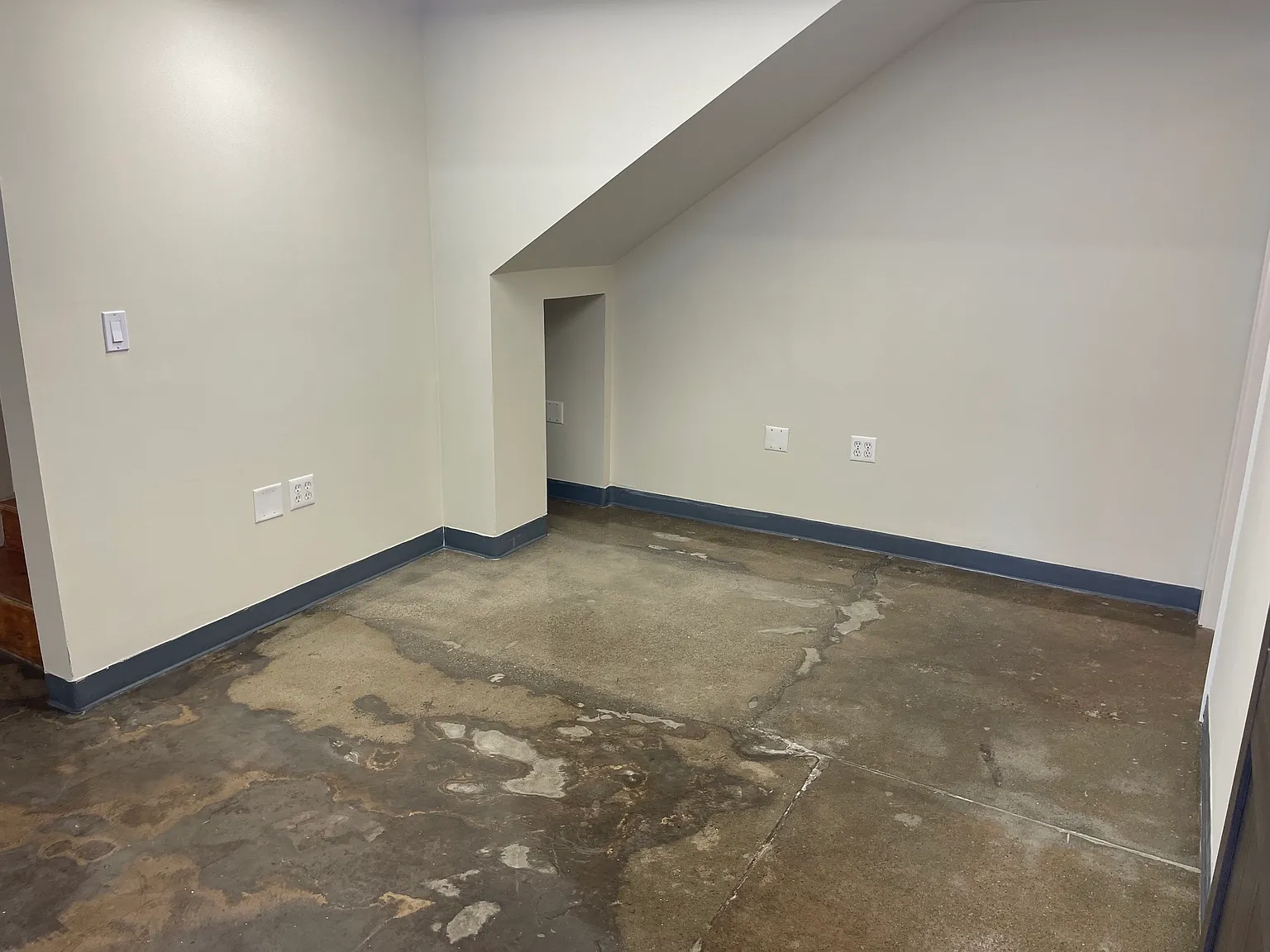 429 Alamitos Ave — Photo 3