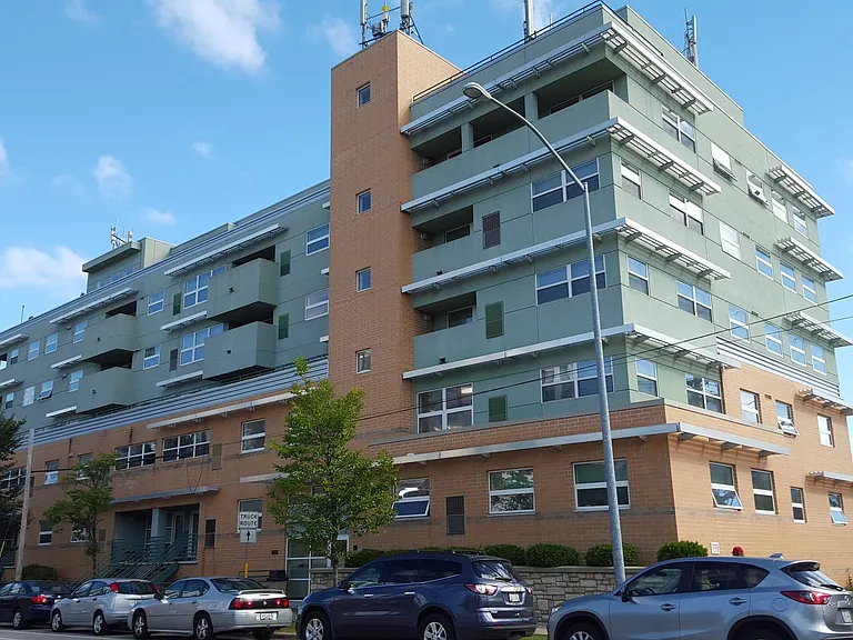 Park Terrace West Apartments — Photo 16
