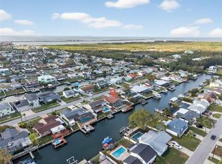 8711 Bay Crest Ln, Tampa, FL 33615