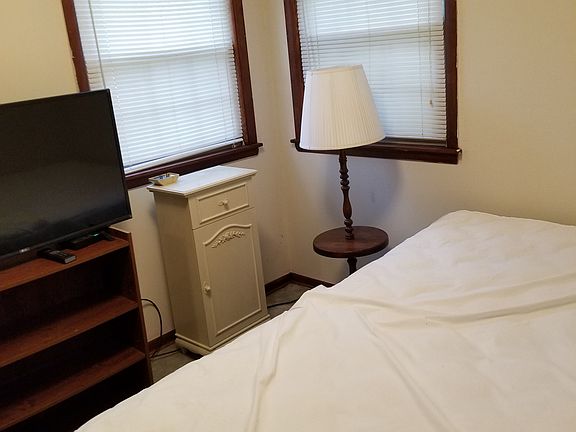 5th image of 632 Highland Ave