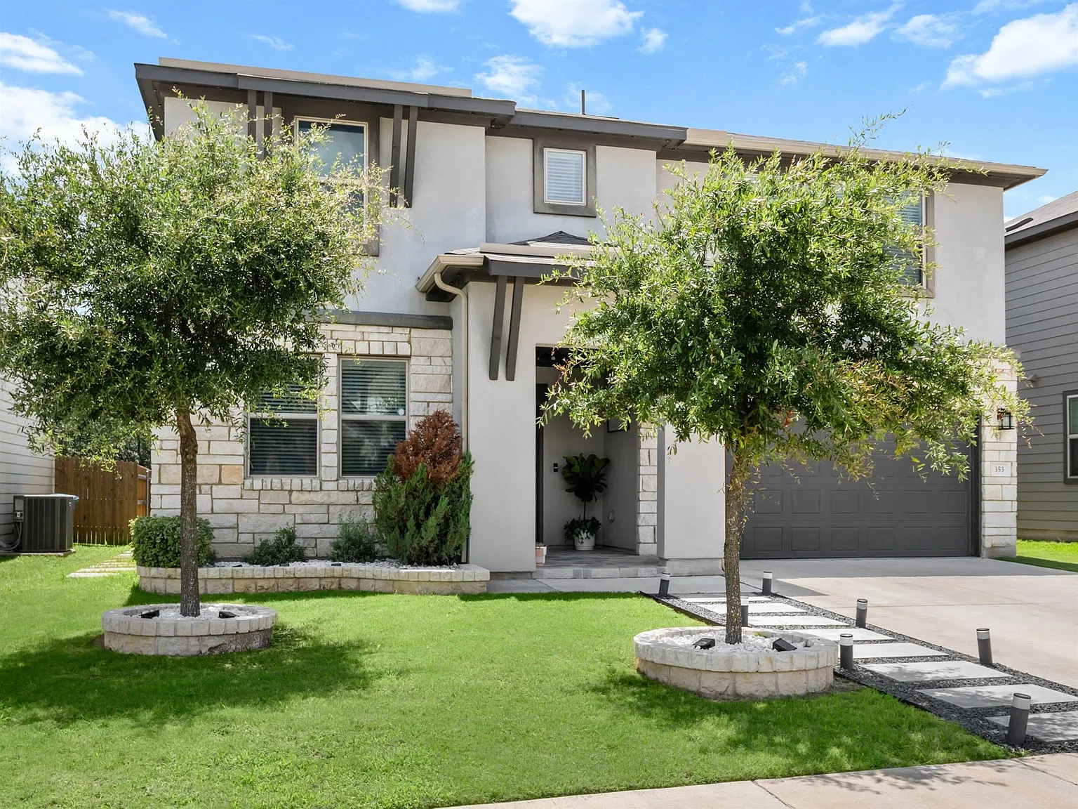 5 bed, 3.0 bath, 2741 sqft, $3,000 — Photo 1
