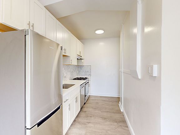 3rd image of 1803 California St #202