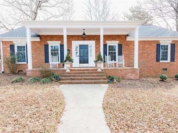 2822 Bedford St, Burlington, NC 27215