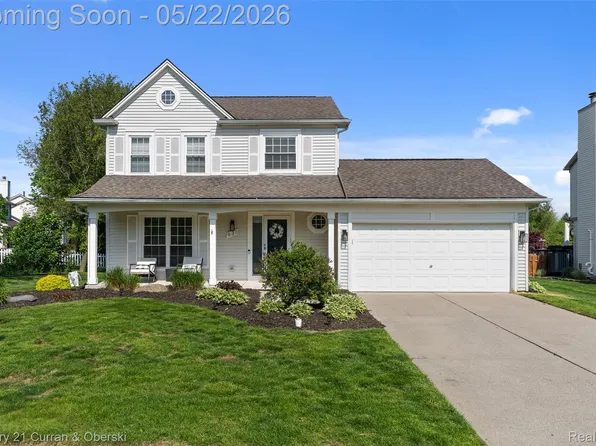 931 S Parkwood Dr, South Lyon, MI 48178