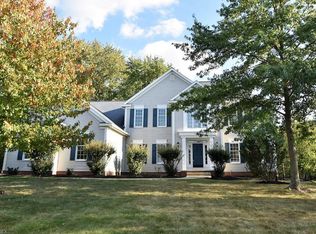 5923 Laurawood Ln, Hudson, OH 44236