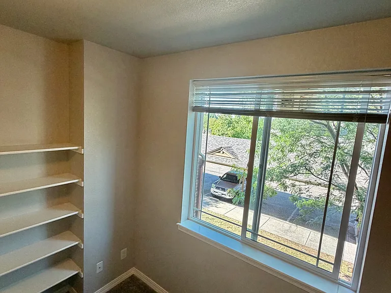 2133 Krisron Rd #B-207 — Photo 30