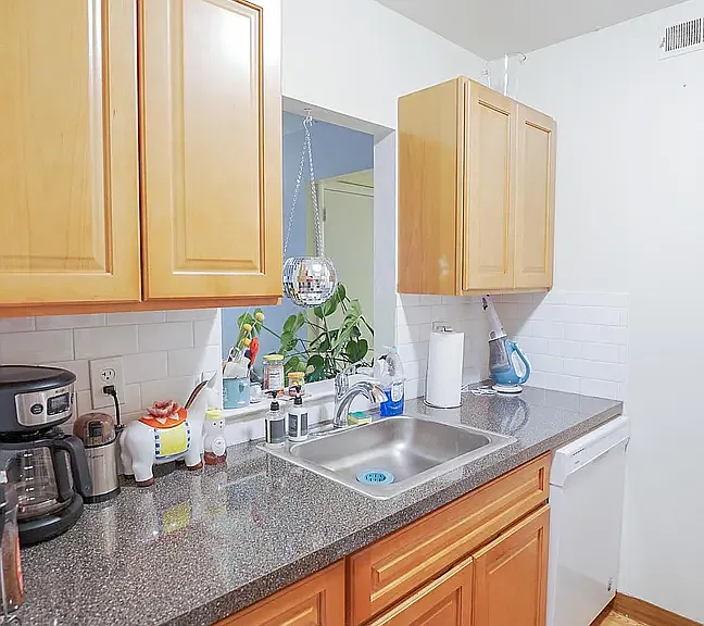 184 1st Ave #4 — Photo 5
