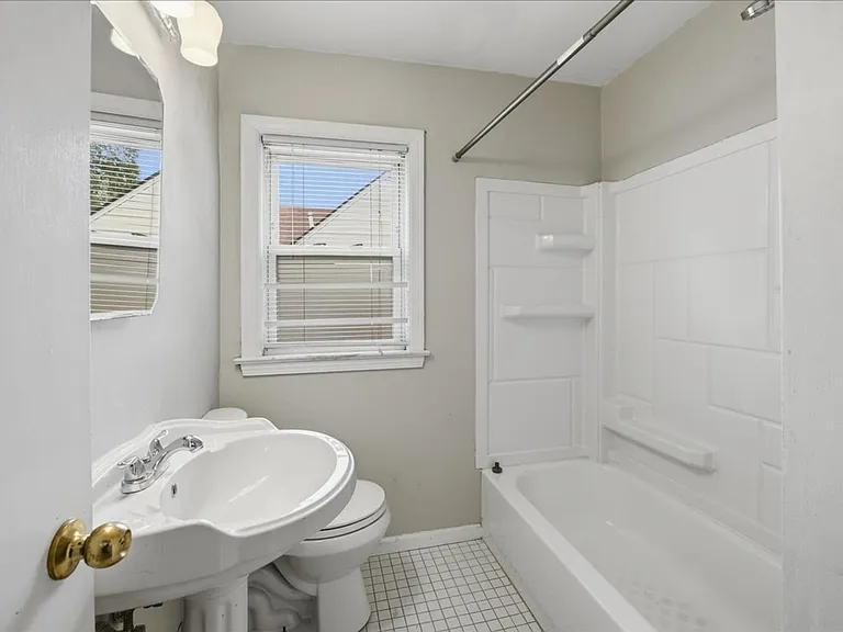 3436 N Lasalle St — Photo 15