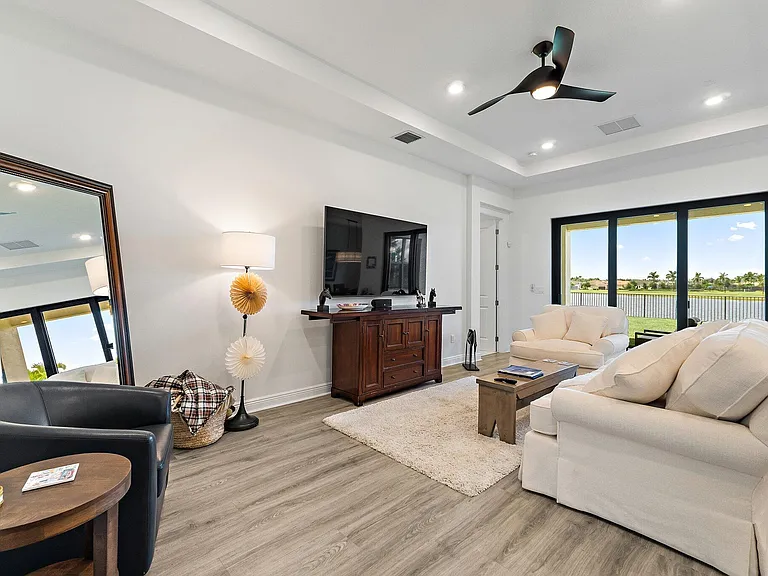 15883 Key Biscayne Ln — Photo 7