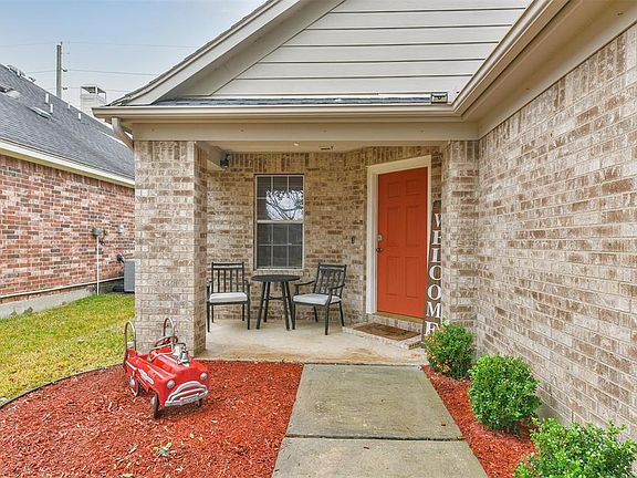4th image of 4834 Lawson Lake Ln