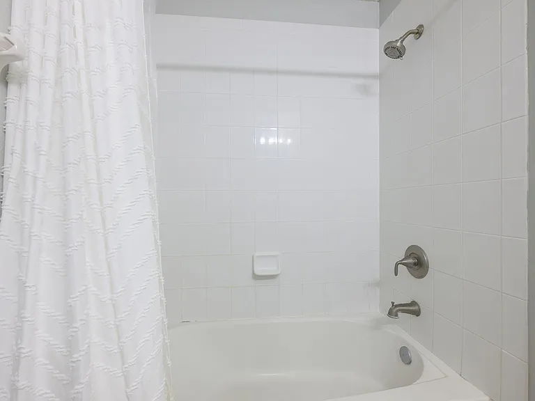 671 Vallance Way NE — Photo 24