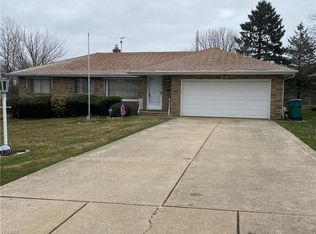 5733 Skyline Dr, Seven Hills, OH