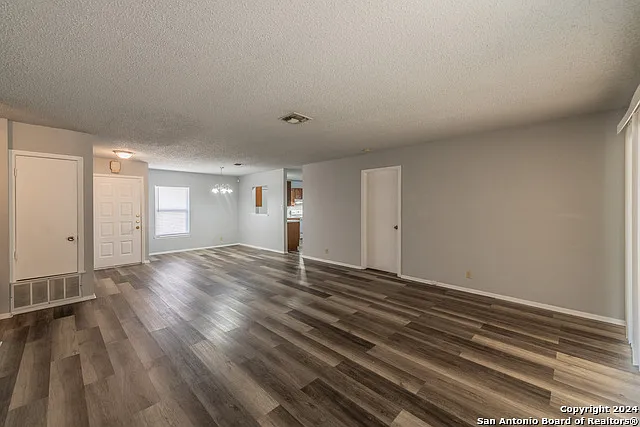 5011 Thomas Paine Dr — Photo 8