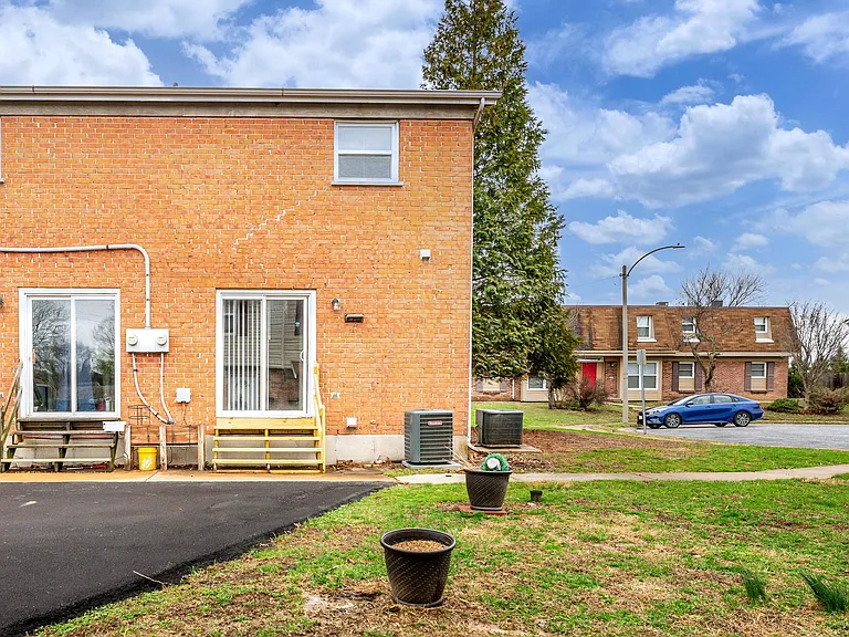 1016 Parkcrest Dr — Photo 18