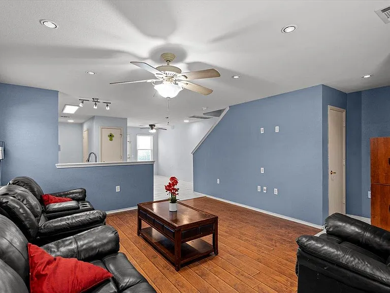 12421 Briarcreek Loop — Photo 4