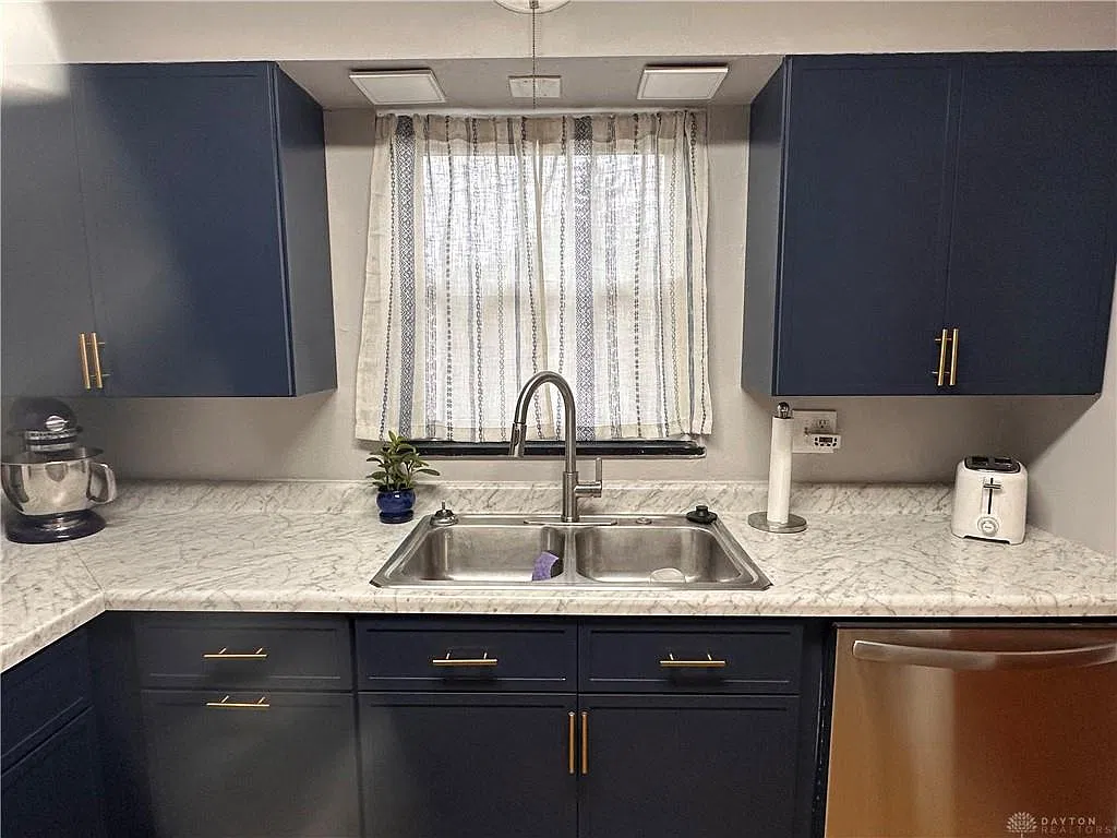 2 bed, 1.0 bath, 950 sqft, $1,150 — Photo 4