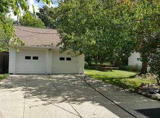 1981 E 228th St, Euclid, OH 44117
